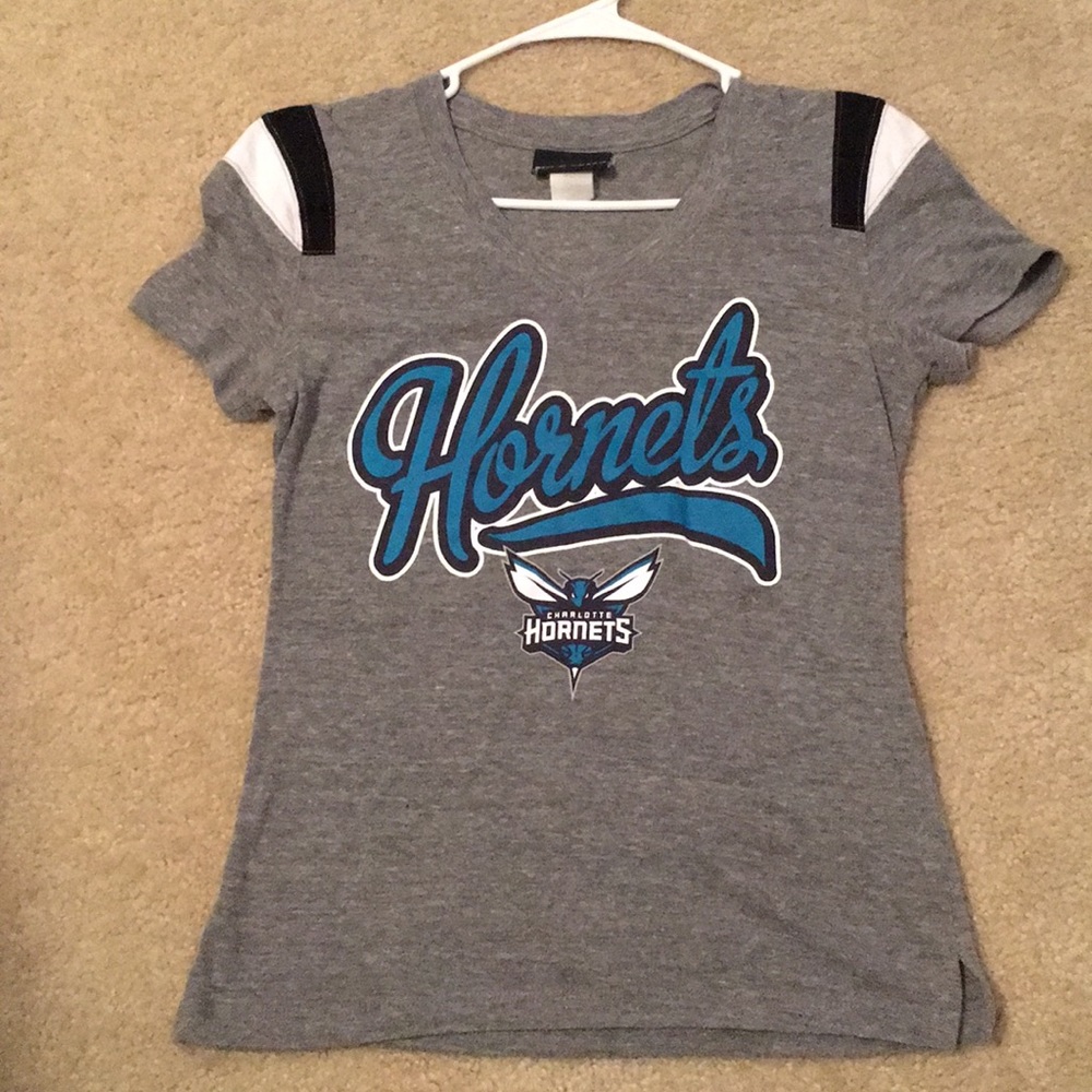 Charlotte Hornets short sleeve top